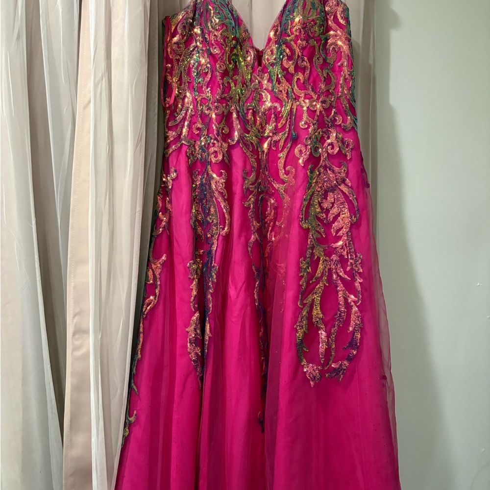 Vibrant Pink Prom Dress!